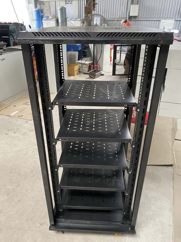 Cấu tạo và các bộ phận quan trọng của tủ rack